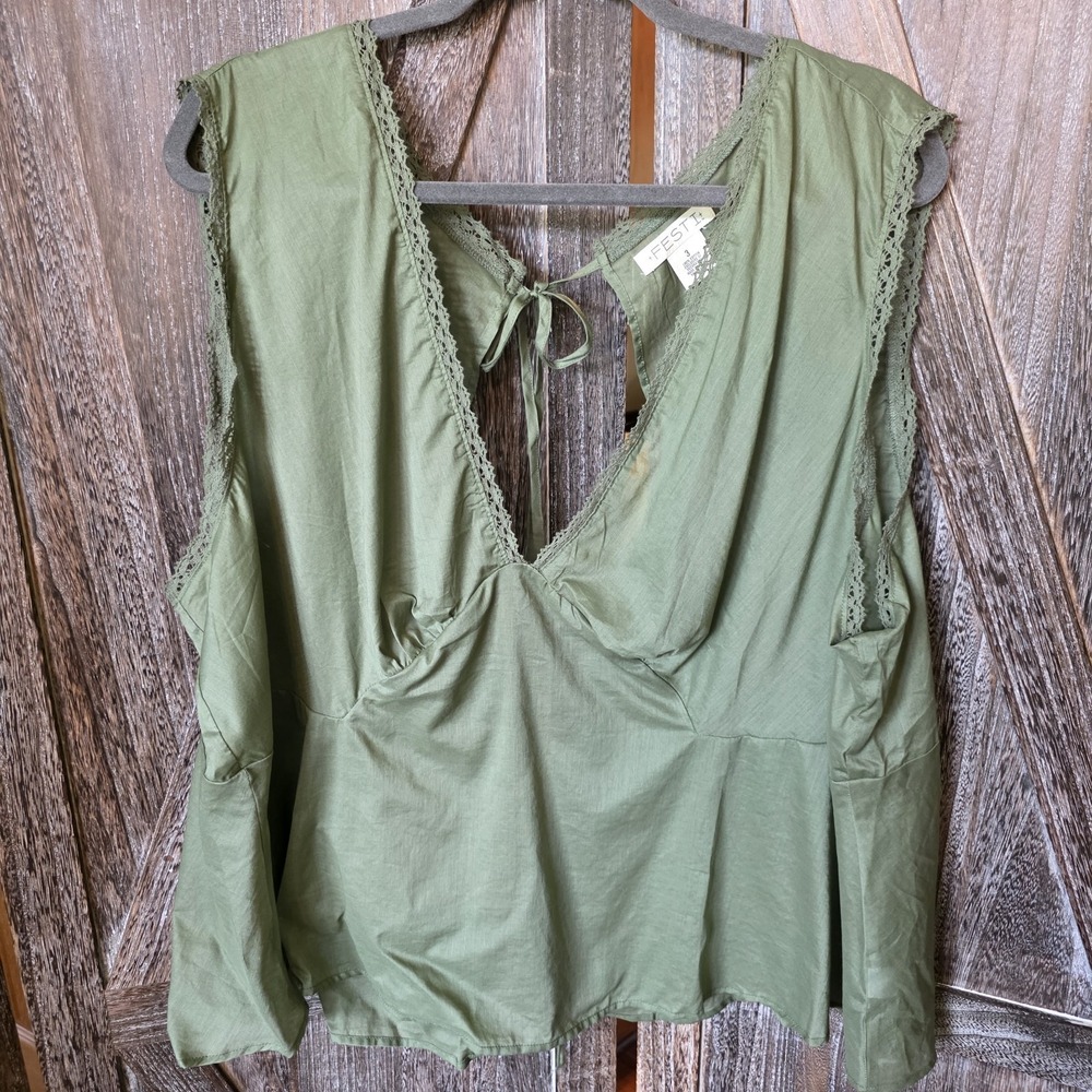Torrid Festi Shirt Womens Size 3 Light Olive Green Sheer Tie Back Sleeveless